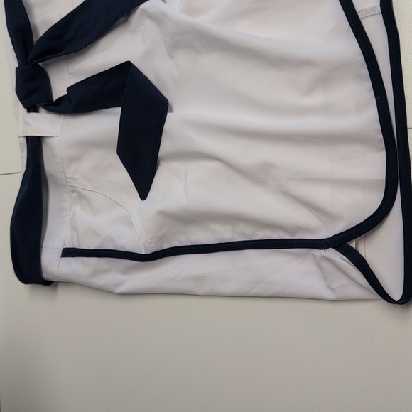 Emerald 18 White skort with Navy Trim size 14 EUC - Picture 5 of 5